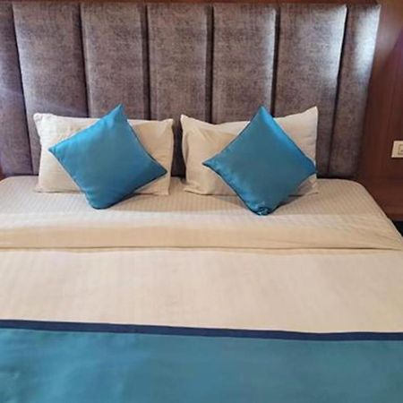 Fabhotel Prime Sapphire Regency Vadodara Exteriör bild
