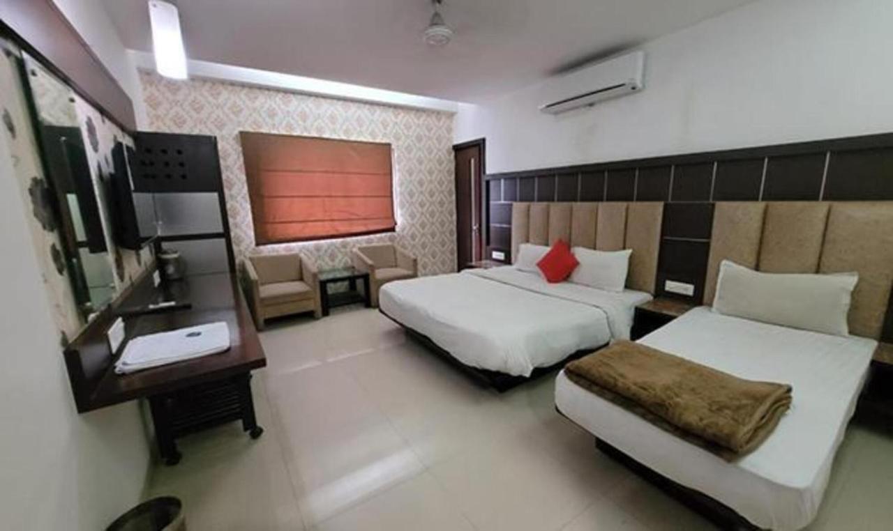 Fabhotel Prime Sapphire Regency Vadodara Exteriör bild