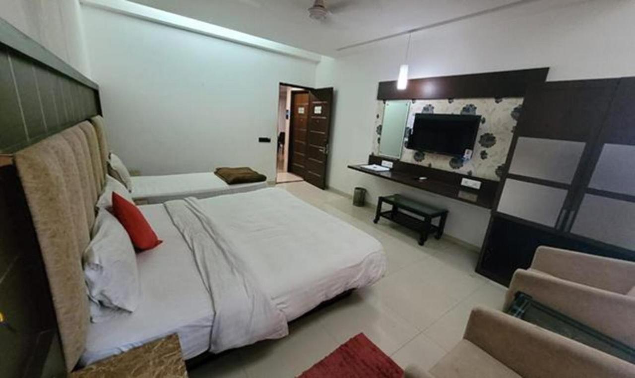 Fabhotel Prime Sapphire Regency Vadodara Exteriör bild