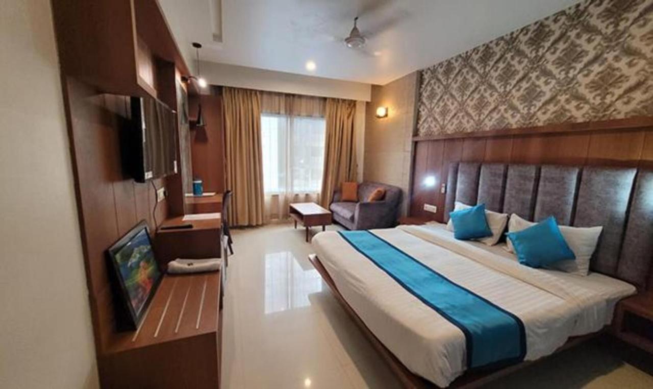 Fabhotel Prime Sapphire Regency Vadodara Exteriör bild